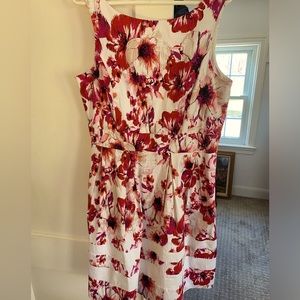 EUC White House Black Market Floral Dress